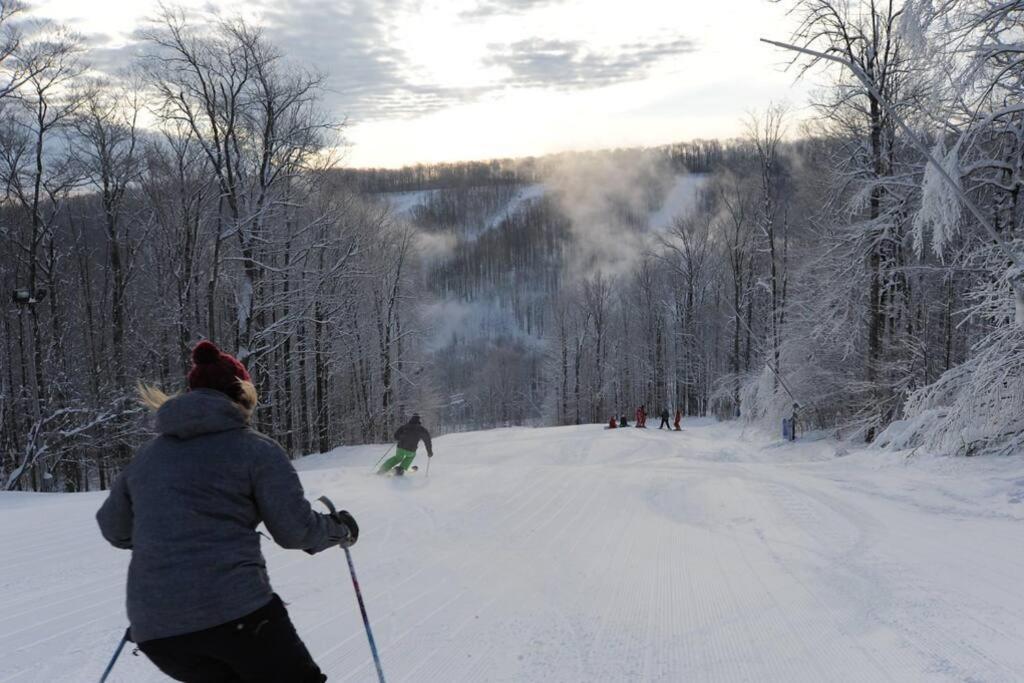 Skiing, Hiking, Village Of Eville Mtn Escape Ellicottville Exteriér fotografie